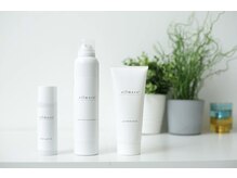 カラーを繰り返すダメージ毛やエイジング毛に、保水力・抗酸化効果抜群！同時施術も可能！